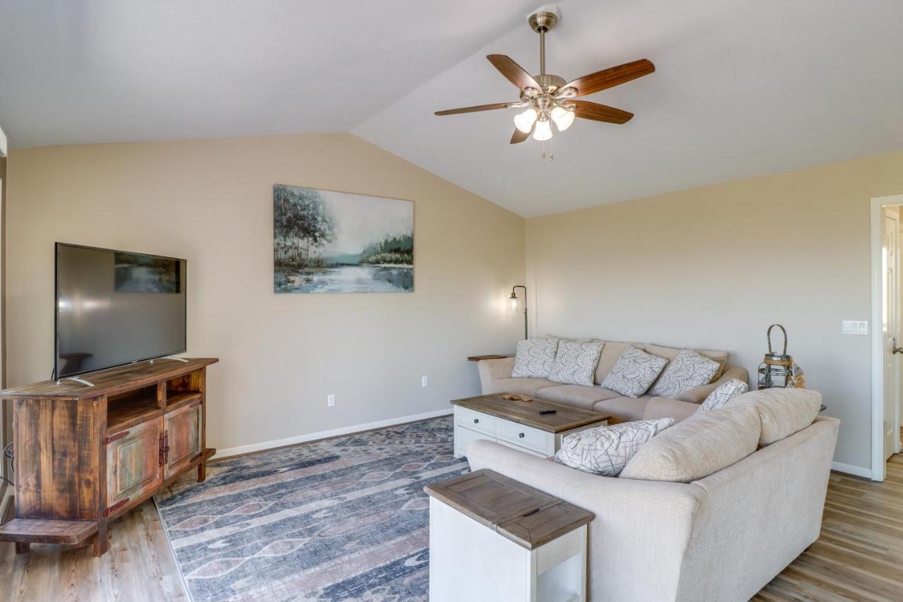 Charming Edgemont Home With Deck And Lake Views! Fairfield Bay Exterior photo