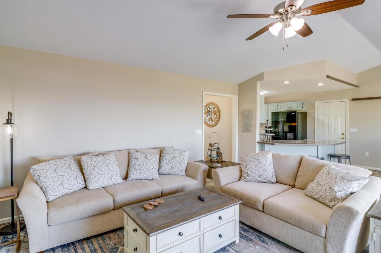 Charming Edgemont Home With Deck And Lake Views! Fairfield Bay Exterior photo