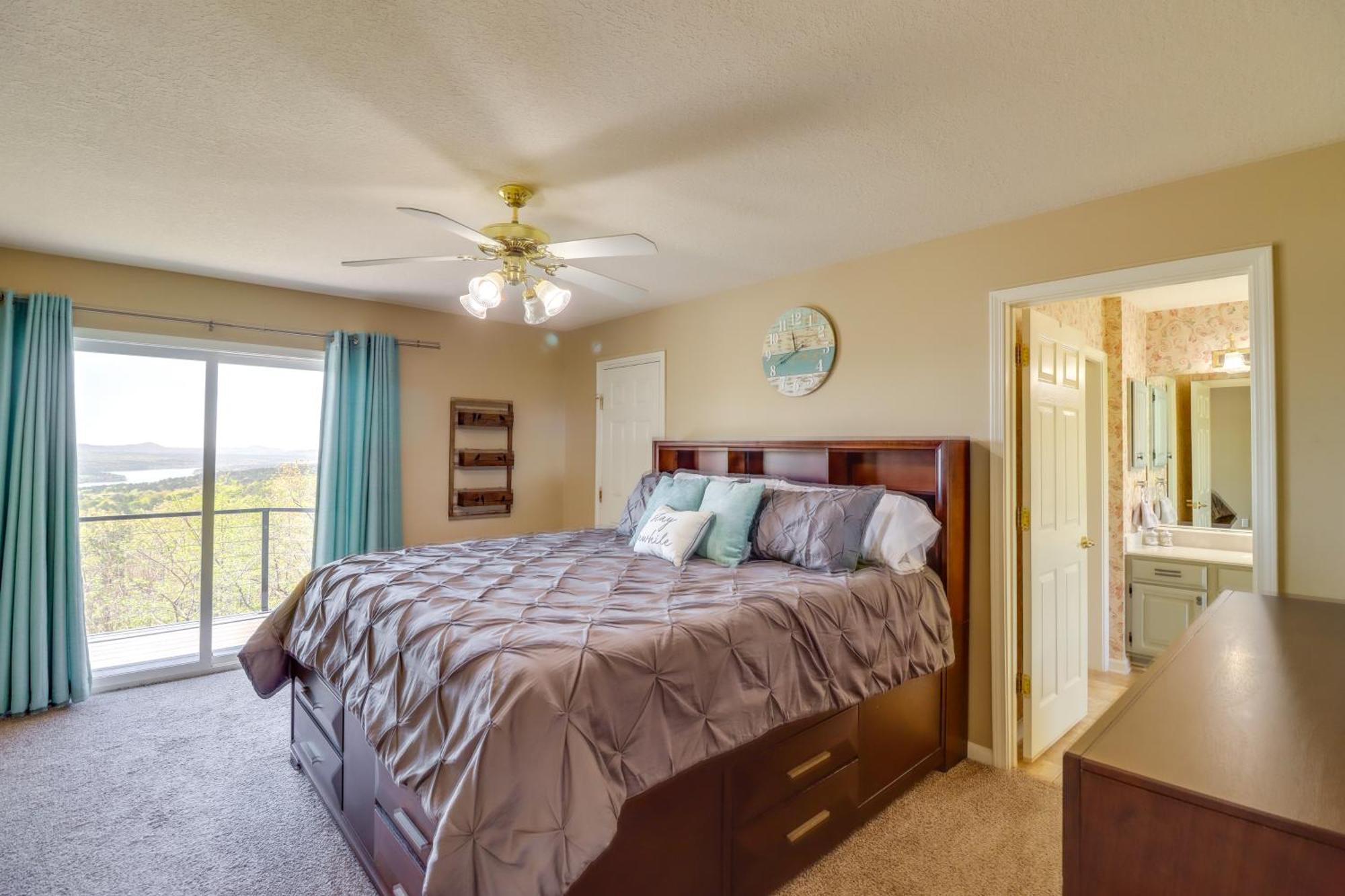Charming Edgemont Home With Deck And Lake Views! Fairfield Bay Exterior photo